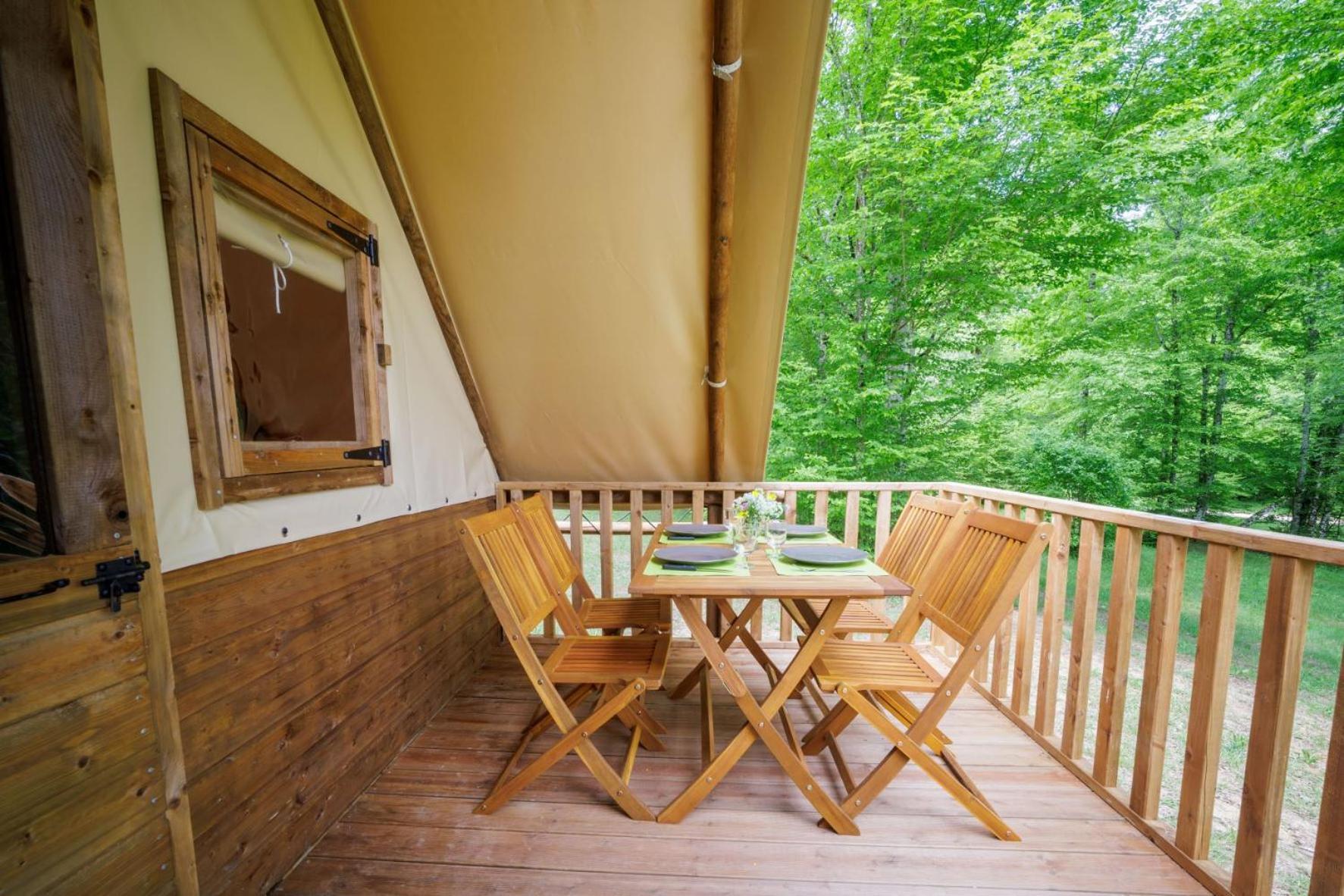 La Clairiere - Ecolieu De Vacances Lamothe-Fenelon Exteriér fotografie
